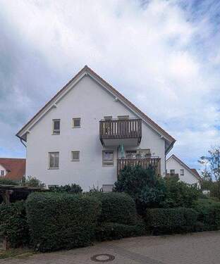 Außenansicht auf die Terrassenseite.jpg - Sehr gepflegte 2-Zimmer-Erdgeschoss-Wohnung mit Terrasse