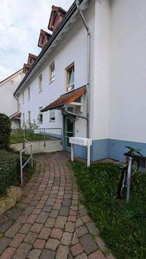 Hauseingang.jpg - 2 Zimmer Terrassenwohnung in Hohen Neuendorf