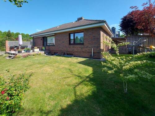 Exposéfoto - Schickes Einfamilienhaus mit Garten und Garage zwischen Kiel und Bordesholm