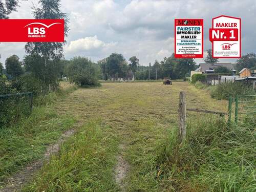 Blick auf das Grundstück - 4 Baugrundstücke freuen sich auf neue Bauherren - bauträgerfrei -