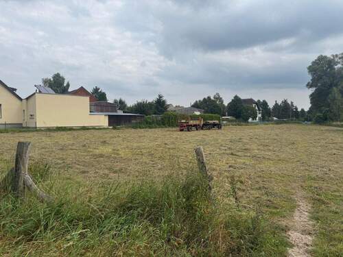 Nachbarbebauung - Grundstück zum Kaufen in Schorfheide