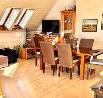 Helle 3,5 Zimmer-Wohnung mit Dachterrasse, Balkon und Carport in Gerlingen