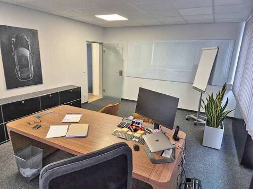 Bürofläche 3. OG - In 3 Minuten auf der A8 - 1.490,00&nbsp;EUR Kaltmiete, ca.&nbsp; 136,00&nbsp;m&sup2;&nbsp;Wohnfl&auml;che