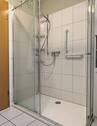 Bad mit Dusche - 