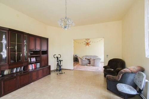 Wohnzimmer - 2 Zimmer Mehrfamilienhaus, Wohnhaus zum Kaufen in Altenburg