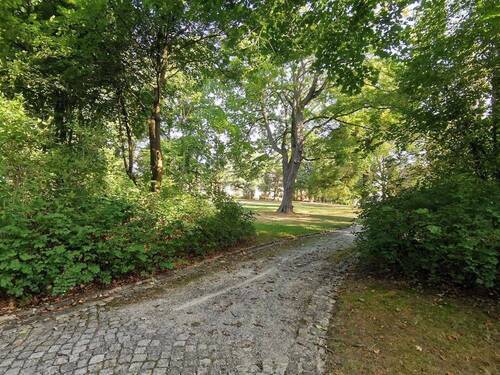 Gerhart-Hauptmann-Platz - 
