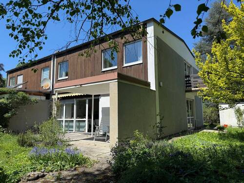 Ansicht von Südosten - 4 Zimmer Mehrfamilienhaus, Wohnhaus zum Kaufen in Ottobrunn
