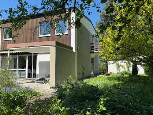 Ansicht von Südosten - Mehrfamilienhaus, Wohnhaus mit 122,00 m² in Ottobrunn zum Kaufen