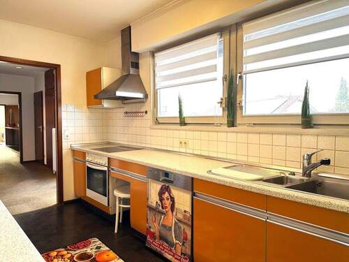 … großzügige Arbeitsfläche - 