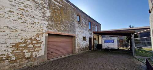 Halle & Carport - 7 Zimmer Einfamilienhaus in Wefensleben