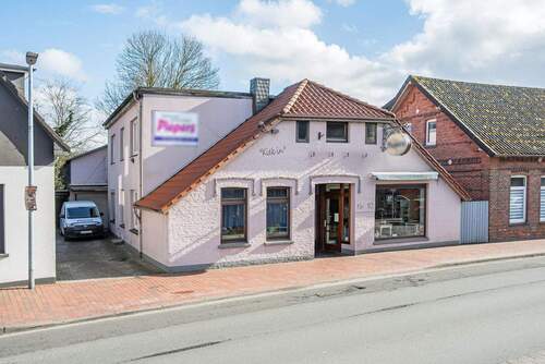 Straßenansicht (4) - Geschäfts- u. Wohnhaus im Stadtzentrum