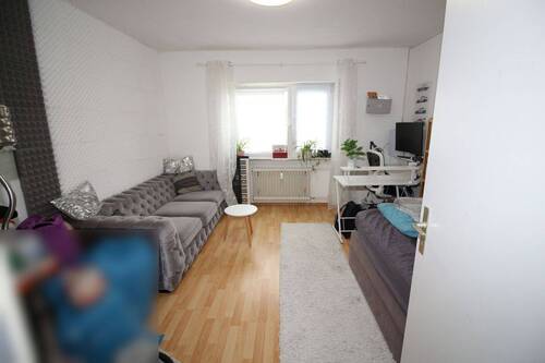 Zimmer 1 links - 3 Zimmer Etagenwohnung in Ettlingen