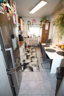 Küche links - Etagenwohnung mit 80,00 m&sup2; in Ettlingen zum Kaufen