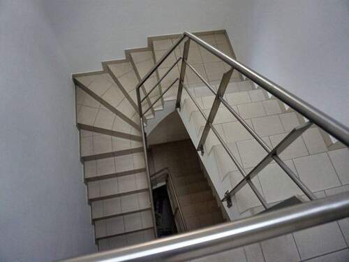 Treppenhaus - Mehrfamilienhaus, Wohnhaus mit 100,00 m&sup2; in Markneukirchen zum Kaufen