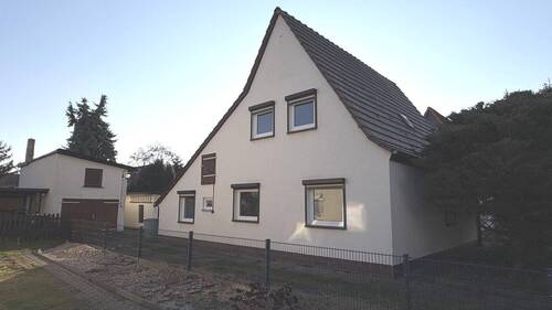 Seitenansicht - 4 Zimmer Einfamilienhaus zum Kaufen in Leipzig