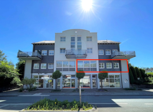 Straßenansicht - Ansprechende Büro-Praxisfläche in Sundern-Hachen zu vermieten!