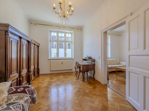 Wohnen / Schlafen - 4 Zimmer Etagenwohnung in München