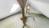 Spitzboden direkt aus der Wohnung erreichbar - 