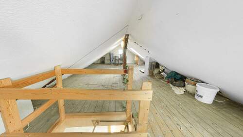 Spitzboden direkt aus der Wohnung erreichbar - 