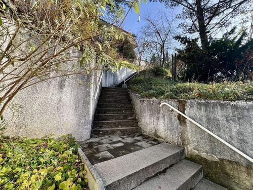 …103 Treppe bis zur Wohnungstür im 2. OG - 