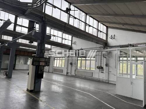 Halle mit Meisterbüro - Halle in Oberrot zum Kaufen