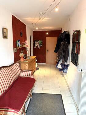 Eingang/ gemeinsamer Flur - 4 Zimmer Einfamilienhaus in Büchen