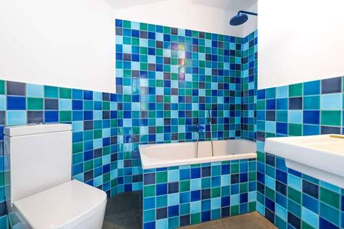 MUT ZUR FARBE! Das Gäste- u. Kinderbad mit Wanne u - 