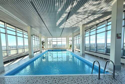 Schwimmbad 17. Etage - Ankommen, durchatmen, zuhause sein - 2-Zimmer-Wohnung im Herzen von Pasing