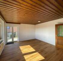 Natur pur! Schöne 2-Zimmer-Balkon-Wohnung mit Einbauküche & Garagenstellplatz in Sollenberg - Gräfenberg