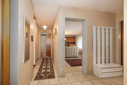 Flur - Etagenwohnung mit 82,00 m&sup2; in Amberg zum Kaufen