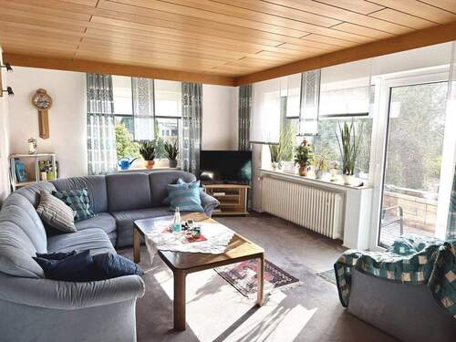 Wohnzimmer - Einfamilienhaus mit 128,20 m&sup2; in Pfaffenhofen an der Roth / Berg zum Kaufen