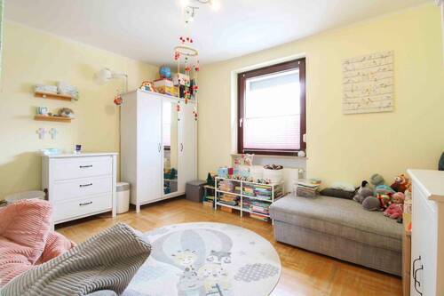 Schlafzimmer 2 - Etagenwohnung mit 91,10 m&sup2; in Gelnhausen zum Kaufen