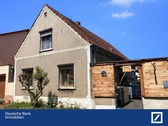 Hausansicht - Für die kleine Familie ! - 45.000,00 EUR Kaufpreis, ca.  95,00 m² Wohnfläche
