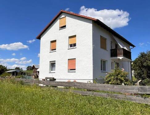 Ansicht - Schönes Haus mit grossem Garten!