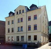 Leerstehende, helle 2-Raumwohnung mit EBK in Kirchberg! Denkmalschutz!