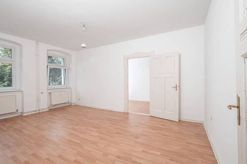 Wohnzimmer - 2 Zimmer Etagenwohnung zum Kaufen in Berlin