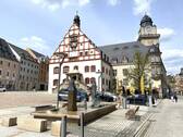 Marktplatz mit Rathaus und Wasserspiel - 
