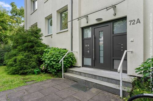 Hauseingang - 3 Zimmer Etagenwohnung zum Kaufen in Bremen