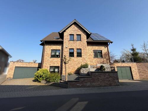 2 Frontansicht - 6 Zimmer Einfamilienhaus zum Kaufen in Geilenkirchen / Müllendorf