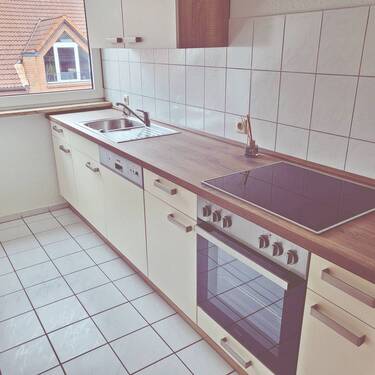 Küche mit Einbauküche - 