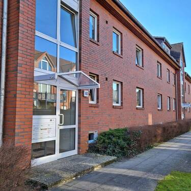 gepflegtes Mehrfamilienhaus - 