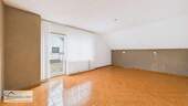 Schlafzimmer mit Ausgang zum Balkon OG - 