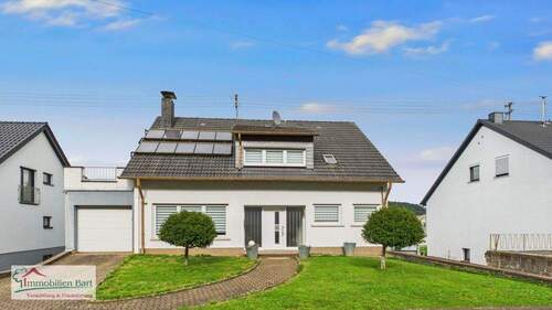 Straßenansicht - REHLINGEN: WOHNHAUS 267 M² WOHNFLÄCHE GARAGE CARPORT WEITBLICK!