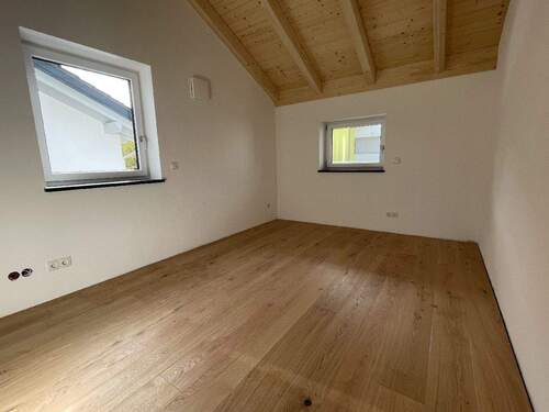 Blick ins Schlafzimmer - 4 Zimmer Doppelhaushälfte zur Miete in Denklingen
