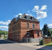 Sanierungsbedürftiges Mehrfamilienhaus mit 3 Wohneinheiten in Klingenthal!