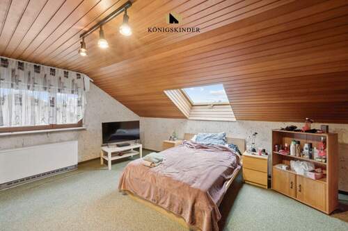 Zimmer im Dachgeschoß - 