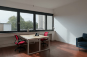 Die Tische im Büroraum 3 - Büro zur Miete in Neuss