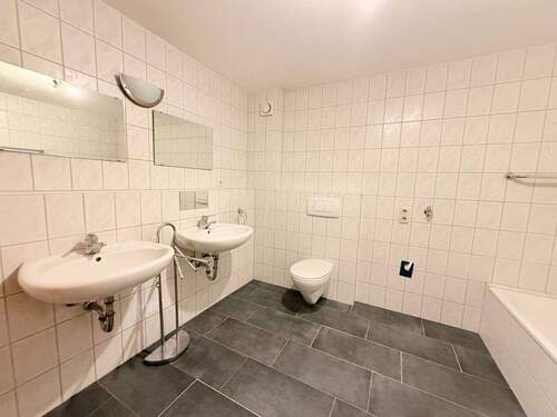 Modernes Badezimmer - 3 Zimmer Etagenwohnung in Ettenheim