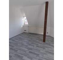 TOP sanierte 2 Zimmer Wohnung in Calbe - Dachgeschoß - gute Lage - auf Wunsch mit Einbauküche - Calbe (Saale)