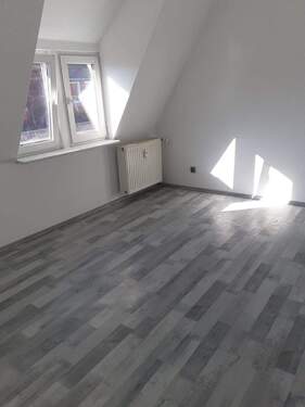 Wohnbereich - 1 Zimmer Etagenwohnung zur Miete in Calbe (Saale)